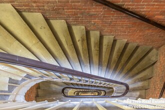 81 Essex St in Boston, MA - Foto de edificio - Building Photo