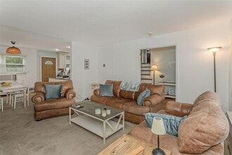 15 Poplar St in North Massapequa, NY - Building Photo - Building Photo
