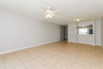 5385 Hawk Dr in Kissimmee, FL - Building Photo - Building Photo