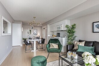 95 Fort York Blvd in Toronto, ON - Building Photo - Building Photo