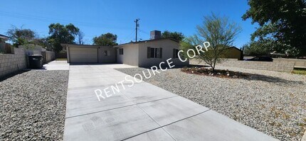 44615 4th St E in Lancaster, CA - Building Photo - Building Photo