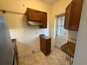 181 Winthrop Rd, Unit 5 in Brookline, MA - Foto de edificio - Building Photo