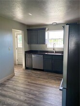 12920 Fountain Ct in Strongsville, OH - Building Photo - Building Photo