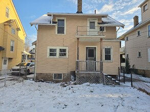 1724 Cliffview Rd in Cleveland, OH - Building Photo - Building Photo