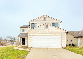 605 Woods Crossing Ln in Indianapolis, IN - Building Photo