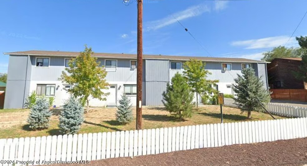 1322 E 7th St in Rifle, CO - Building Photo