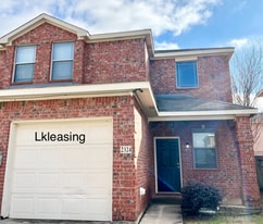 2324 Aldergate Dr in Arlington, TX - Building Photo