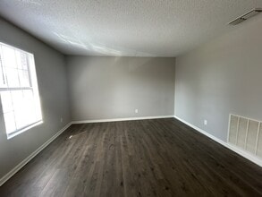 30 Sta Les Cv, Unit 3 in Jackson, TN - Foto de edificio - Building Photo