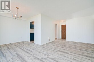 260 Seneca Hill Dr in Toronto, ON - Building Photo - Building Photo