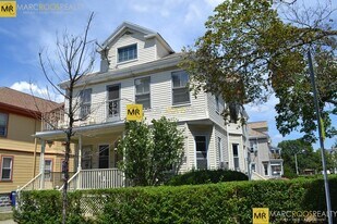 949 Broadway in Somerville, MA - Building Photo
