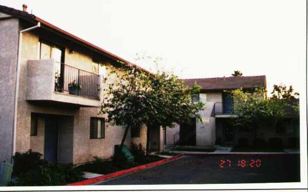 122-128 W Ramona St in Ventura, CA - Foto de edificio - Building Photo