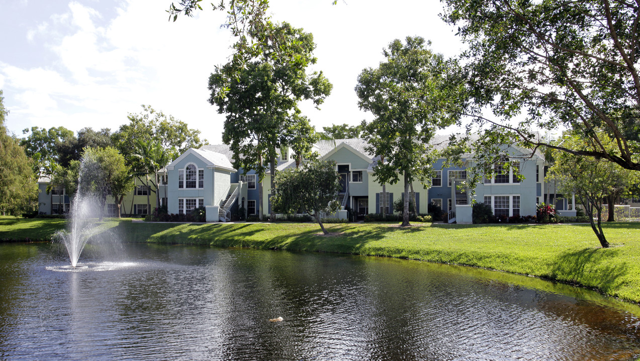 Bahia Delray in Delray Beach, FL - Building Photo