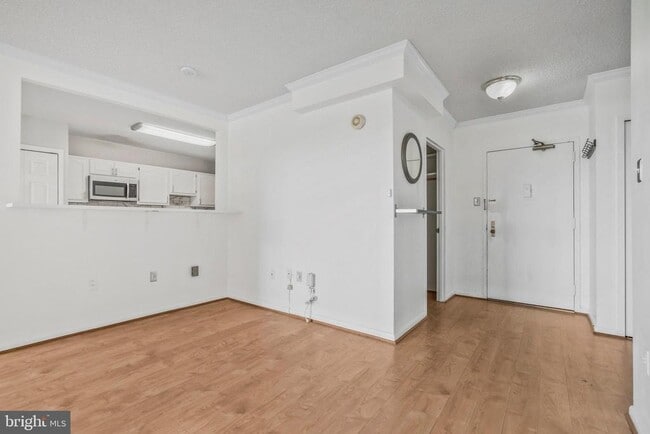 3701 S George Mason Dr in Falls Church, VA - Building Photo - Building Photo