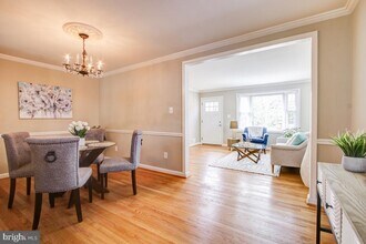 11803 Rocking Horse Rd in Rockville, MD - Building Photo - Building Photo