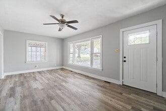 727 Monroe St in Clarksville, TN - Building Photo - Building Photo