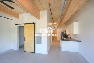 2701 Ingersoll Ave in Des Moines, IA - Building Photo - Building Photo
