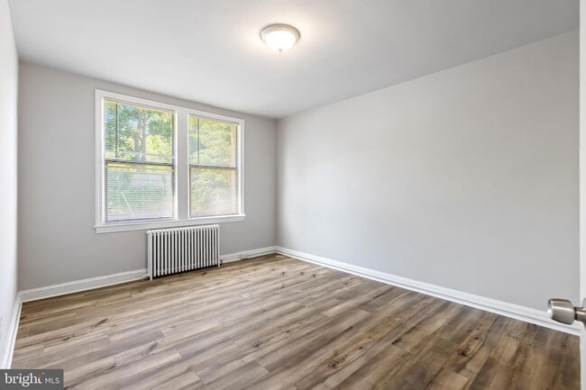 1525 28th St SE, Unit 301 in Washington, DC - Building Photo - Building Photo