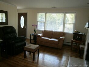 18 Hales Rd in Westport, CT - Building Photo - Building Photo