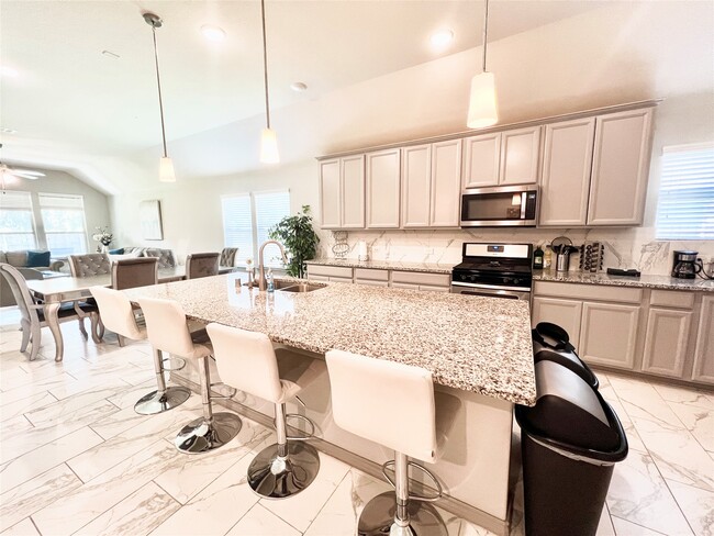 property at 6 Log House Ct