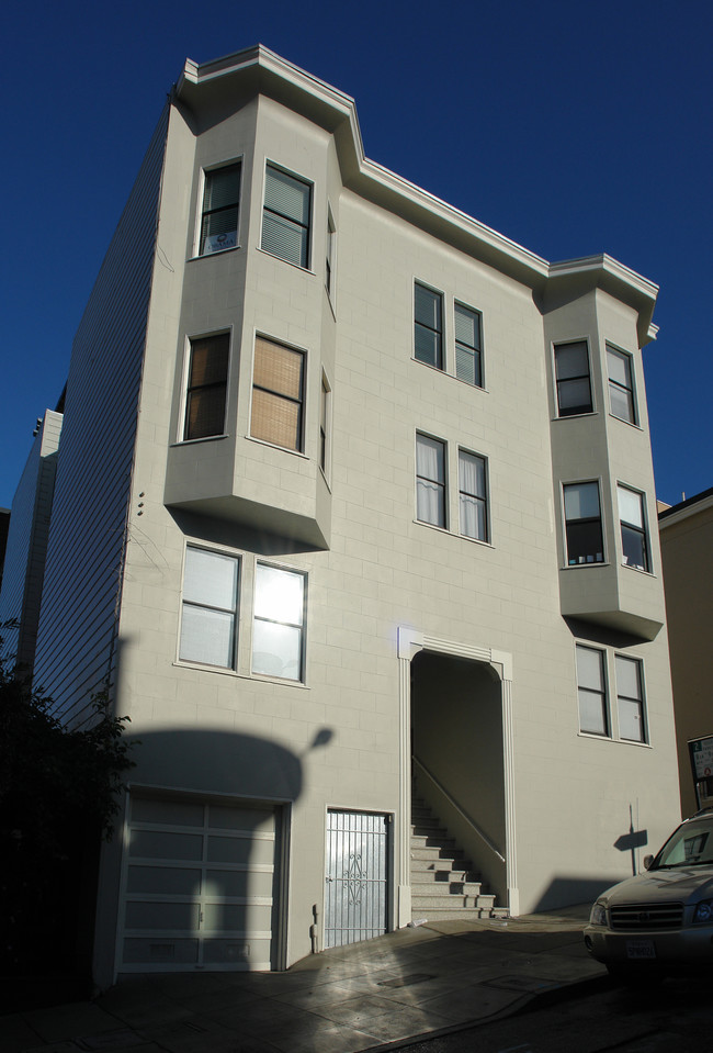 558-560 Vallejo St in San Francisco, CA - Building Photo - Building Photo