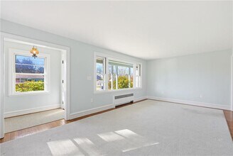 111 Beach Rd in Bristol, RI - Building Photo - Building Photo