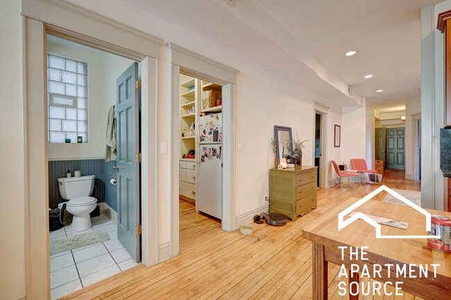 882 N Marshfield Ave in Chicago, IL - Foto de edificio - Building Photo