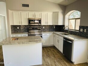 12817 W Alvarado Rd in Avondale, AZ - Building Photo - Building Photo