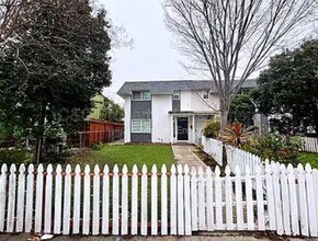 969 Palm Cir in Tracy, CA - Building Photo - Building Photo