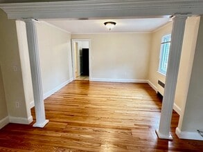 27 Heath St, Unit 2 in Brookline, MA - Building Photo - Building Photo