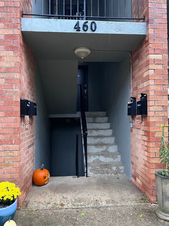 460 Fulton St E in Grand Rapids, MI - Building Photo - Building Photo