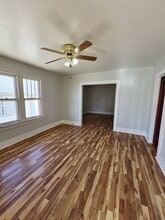 1009 S Main St in Big Spring, TX - Building Photo - Building Photo