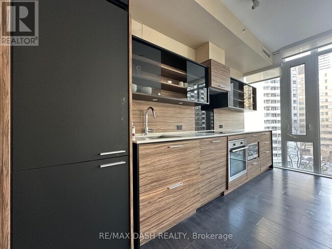 property at 75-675 St Nicholas St