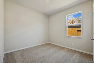 10406 Red Cardinal Dr in Cleveland, TX - Building Photo - Building Photo