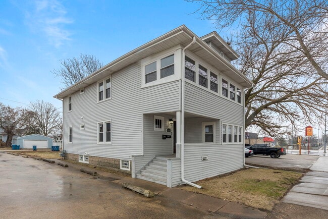 property at 544 S Schuyler Ave