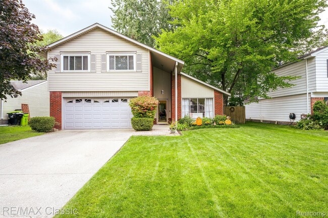 property at 24323 Pinecrest St
