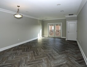 76 Bruen in Newark, NJ - Building Photo - Interior Photo