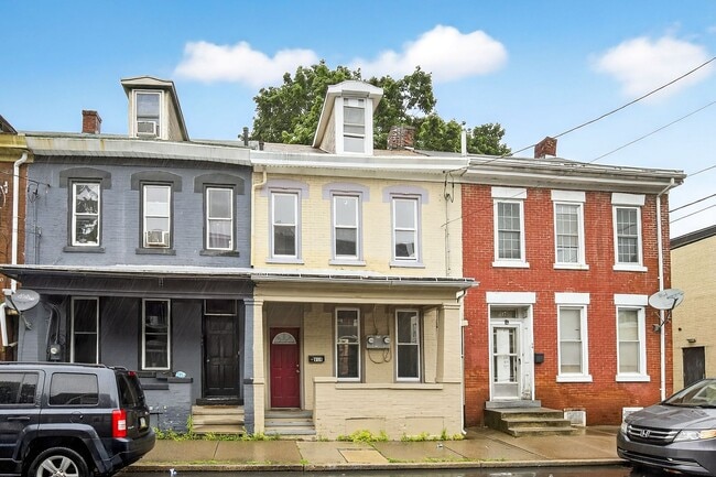 property at 919 Mifflin St