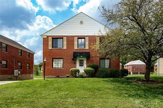 583 Wiltshire Blvd in Kettering, OH - Foto de edificio - Building Photo