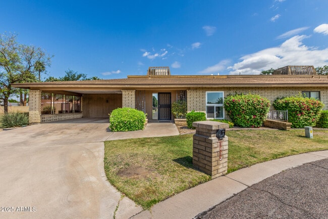 property at 1012 E Wagon Wheel Dr