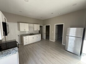 23-25-25 Dale St in Ware, MA - Building Photo