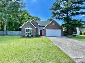 4226 Donegal Dr in Hope Mills, NC - Building Photo