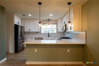 9828 Briar Ridge Dr in Austin, TX - Building Photo - Building Photo