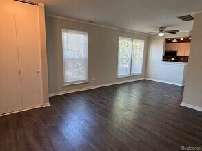 28302 Raleigh Crescent Dr in Chesterfield, MI - Building Photo - Building Photo
