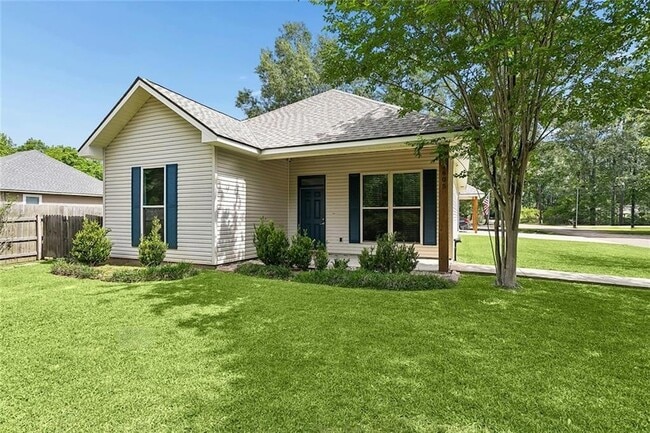 1605 Labarre St in Mandeville, LA - Building Photo - Building Photo