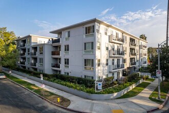 4820 Bellflower Ave in North Hollywood, CA - Building Photo - Building Photo