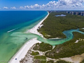 950 7th Ave S in Naples, FL - Building Photo - Building Photo