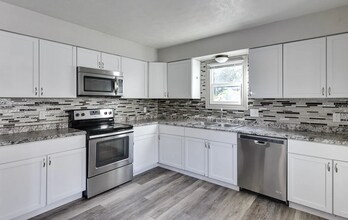 6529 Lafayette Ave in Omaha, NE - Building Photo - Building Photo