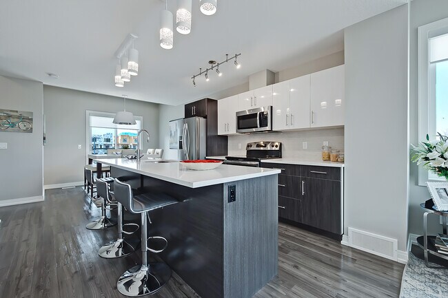 Terra Townhomes - Phase 1 in Airdrie, AB - Building Photo - Building Photo