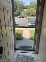 22319 Mayfield Sq in Sterling, VA - Building Photo