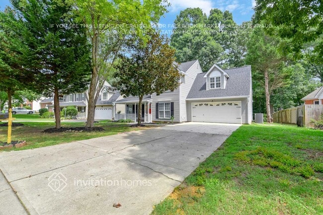 8718 Holly Creek Ct in Charlotte, NC - Building Photo - Building Photo